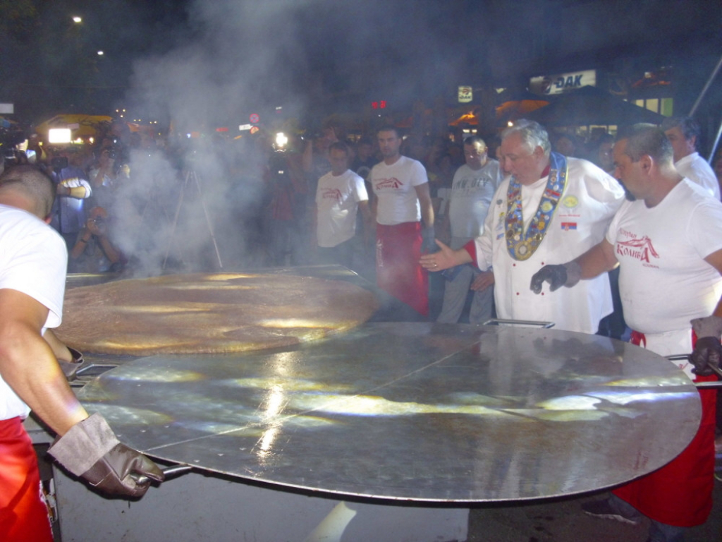 Leskovčani napravili pljeskavicu za Ginisa