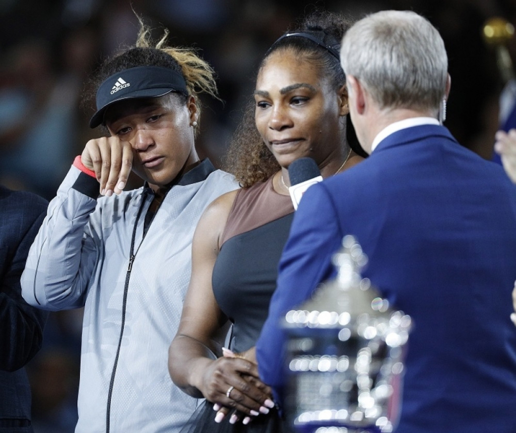 Serena Vilijams i uplakana pobednica US Opena Naomi Osaka