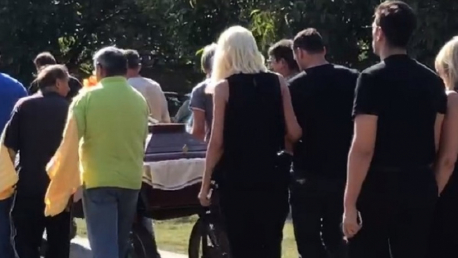 Jelena Karleuša na sahrani