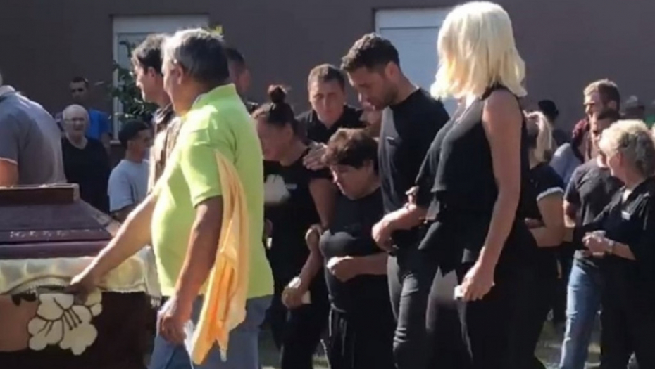 Jelena Karleuša na sahrani