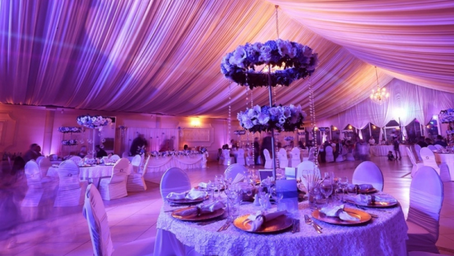 Svadba, venčanje, slavlje, mladenci