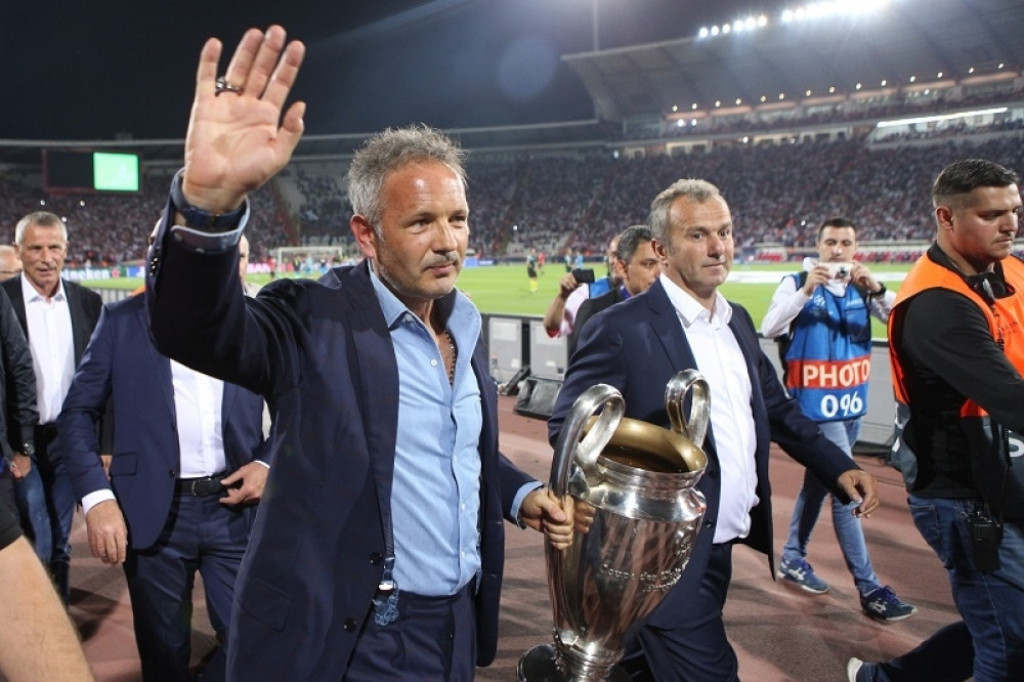 Siniša Mihajlović i Dejan savićević sa peharom Kupa šampiona