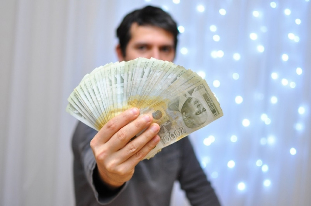 Dinari, pare, novac, zarada