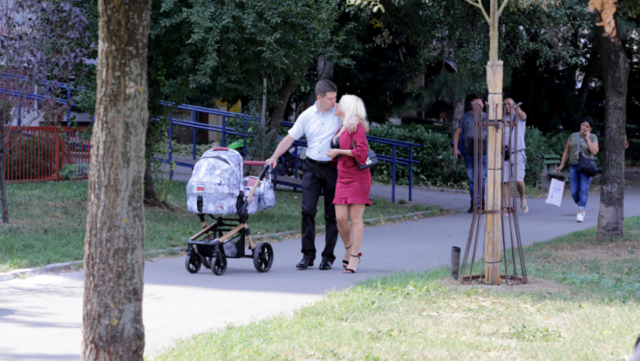 Jovana Jeremić sa suprugom i ćerkom