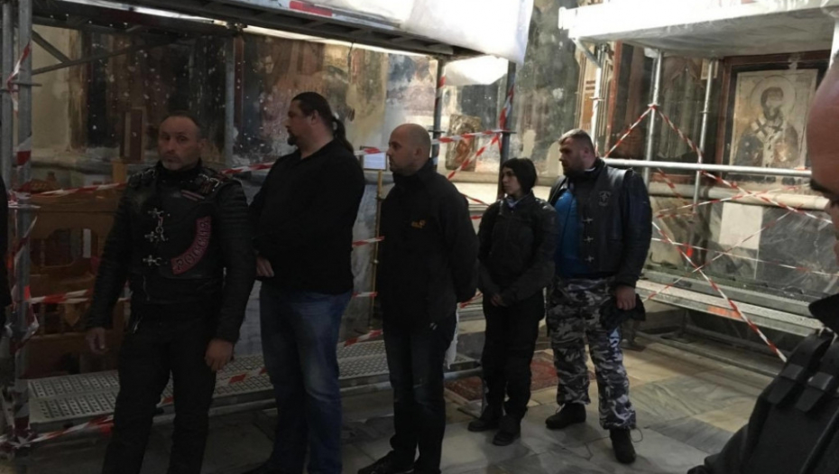 Noćni vukovi poklonili Časni krst manastiru Studenica