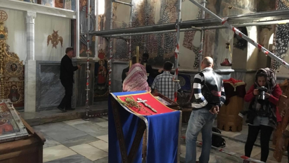 Noćni vukovi poklonili Časni krst manastiru Studenica