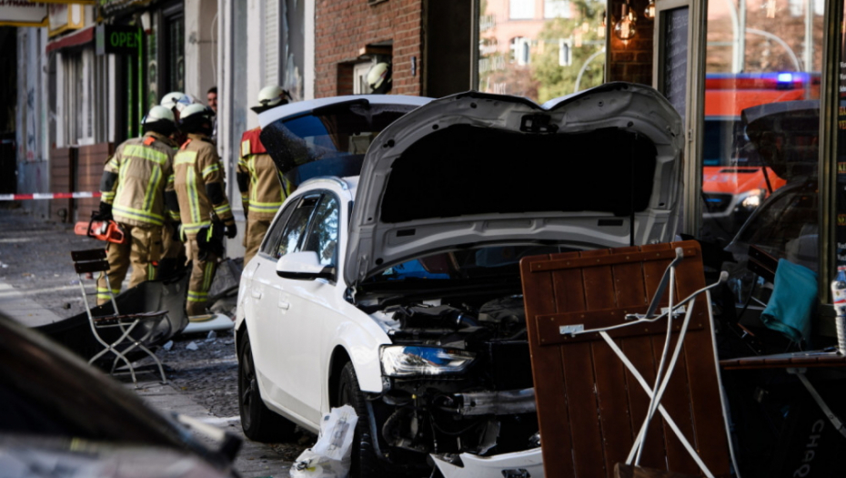 Automobilom uleteo u kafić u Berlinu