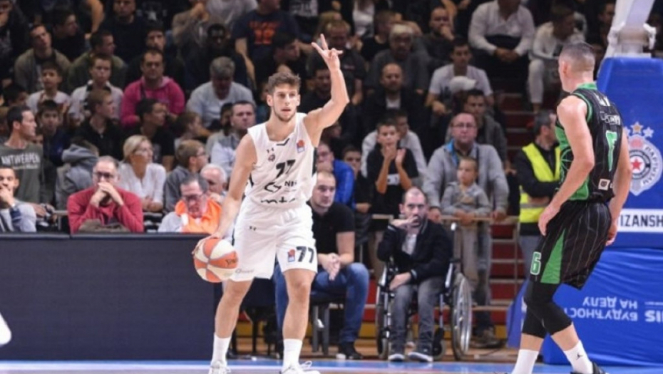 Aleksej Nikolić na meču Partizan - Olimpija