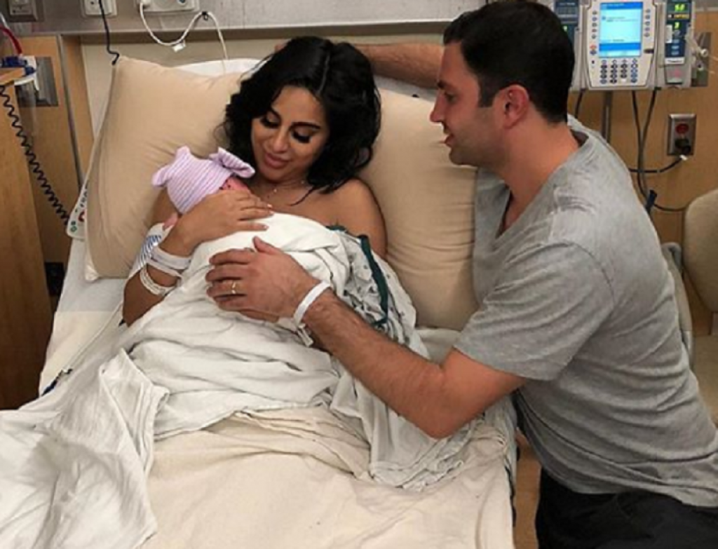 Lili Galiči sa mužem i bebom