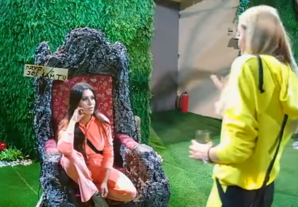 Luna Đogani, Stanija