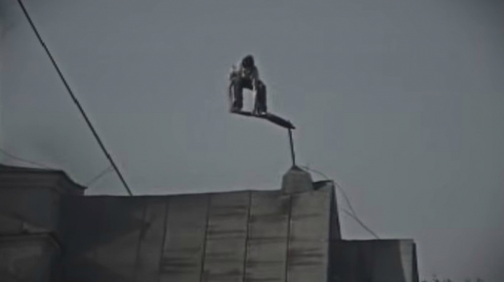 &Scaron;iptari lome krst na crkvi 