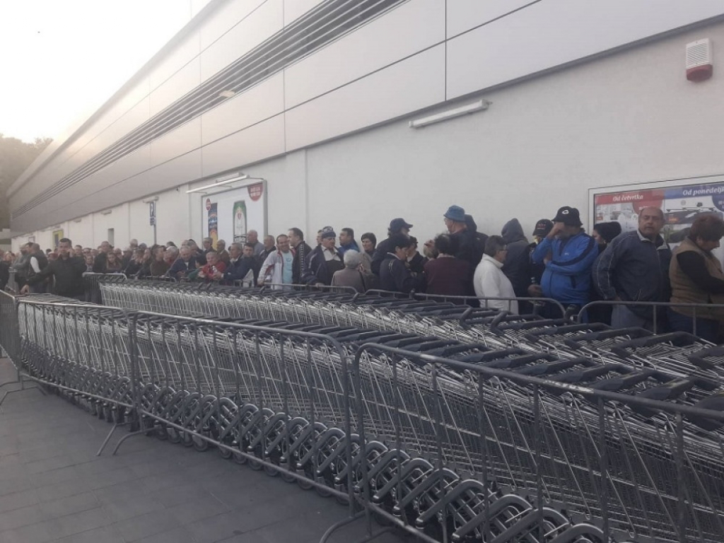 Vučić na otvaranju Lidla