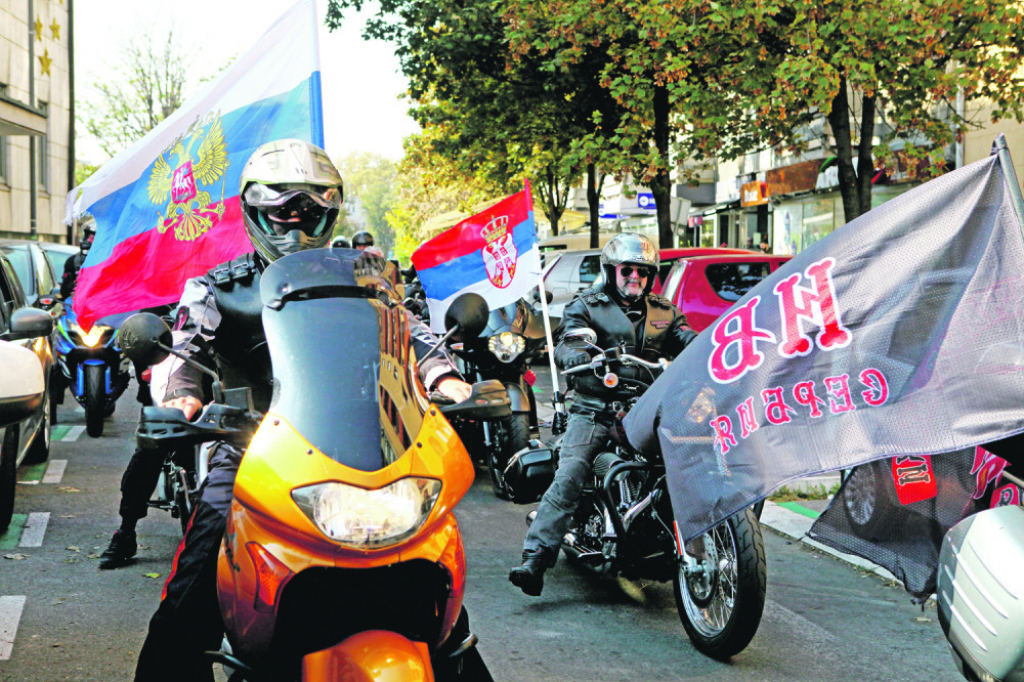 Noćni Vukovi pratili svete mošti