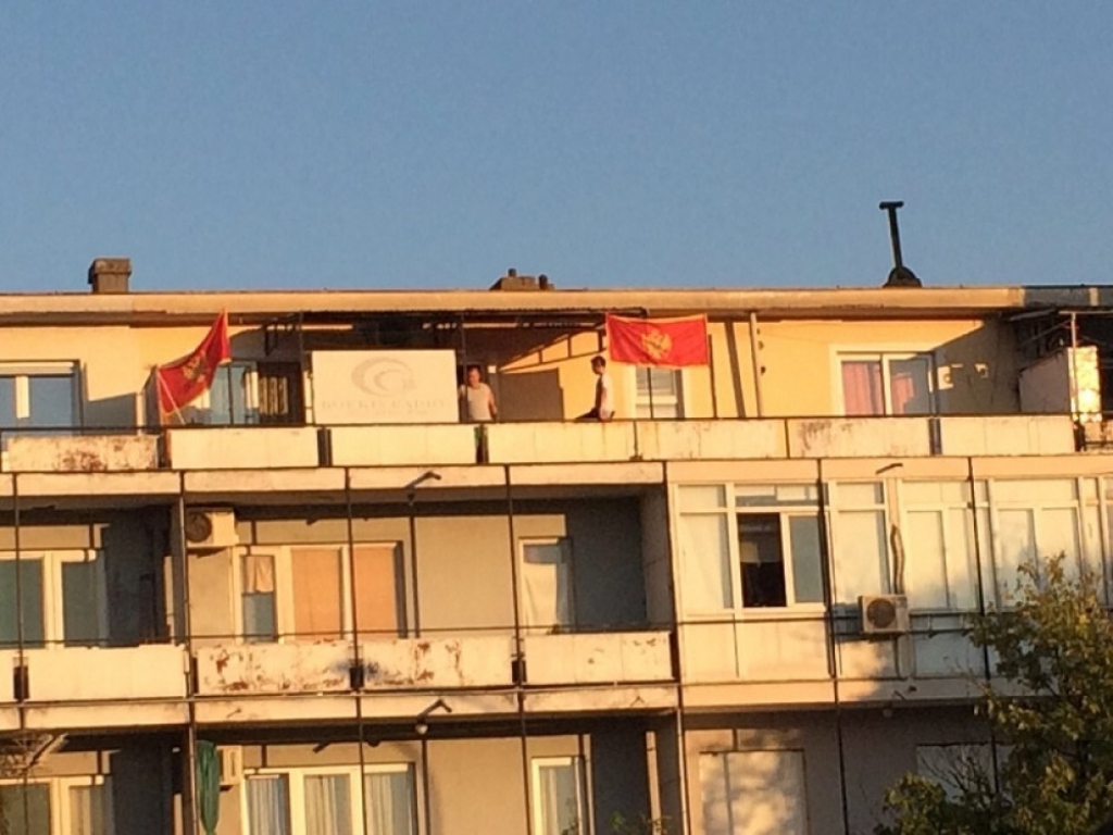 Zastave Crne Gore na podgoričkim zgradama