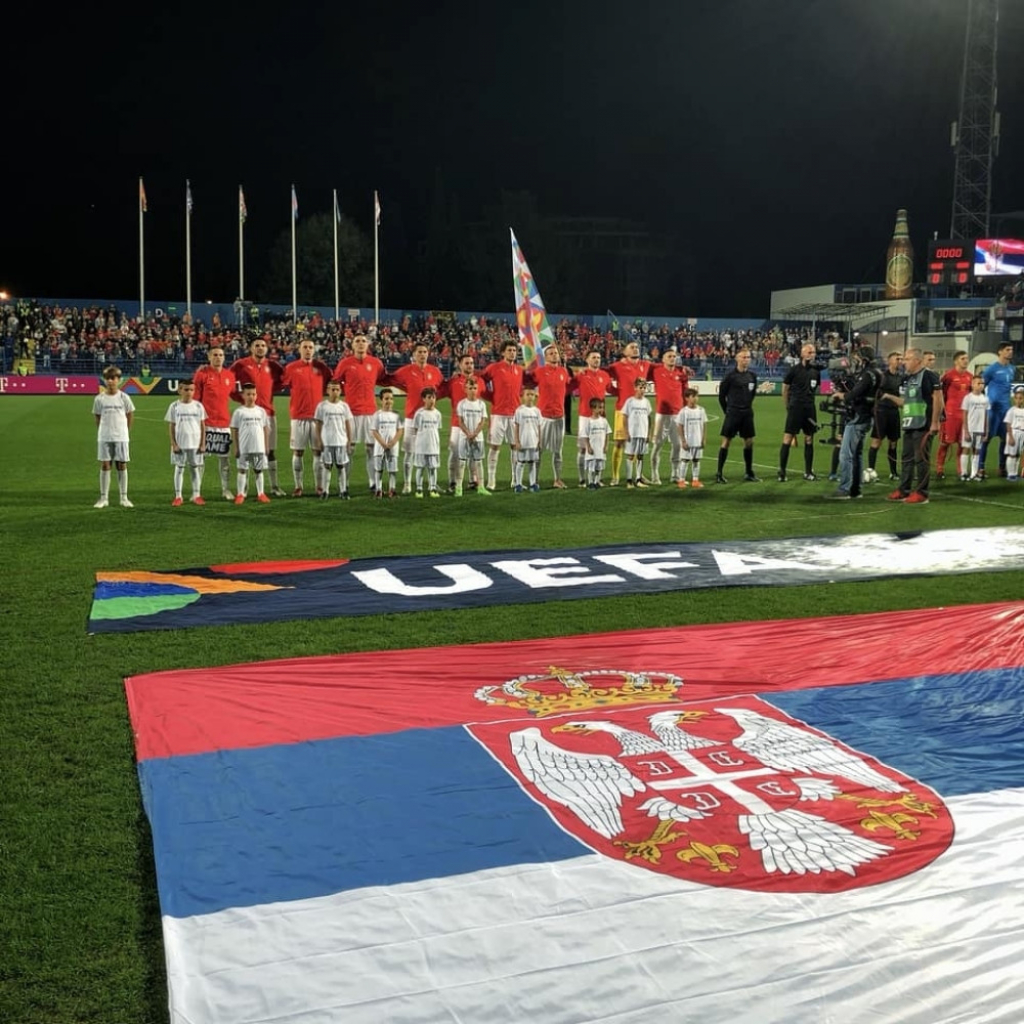 Reprezentacija Srbije tokom intoniranja himne
