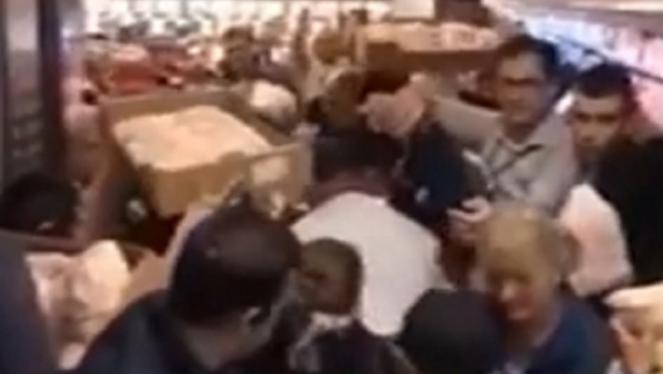 Tuča za piletinu u "Lidlu"