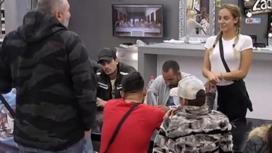 Miki Đuričić, Luna Đogani