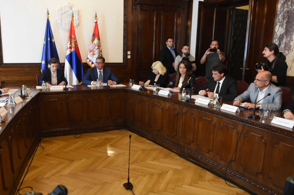 Aleksandar Vučić i Ana Brnabić sa resornim ministrima