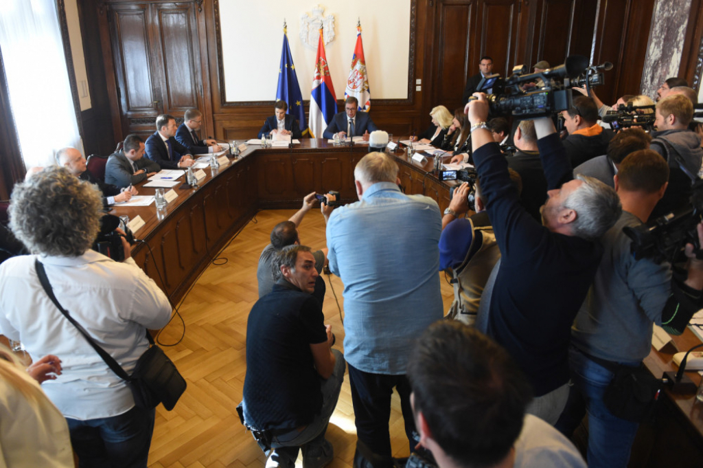 Aleksandar Vučić sa resornim ministrima