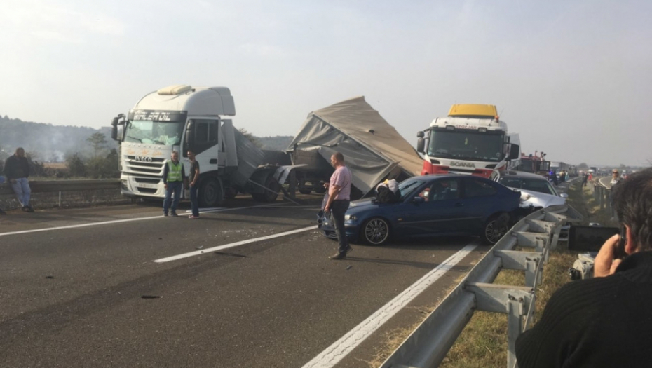 Udes, saobraćajka na auto-putu