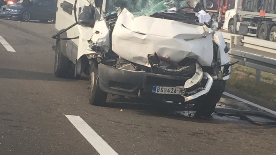 Udes, saobraćajka na auto-putu