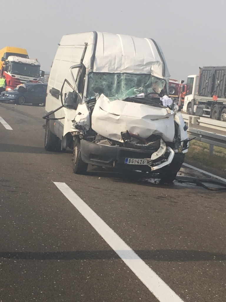 Udes, saobraćajka na auto-putu