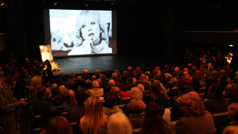 Milena Dravić, komemoracija