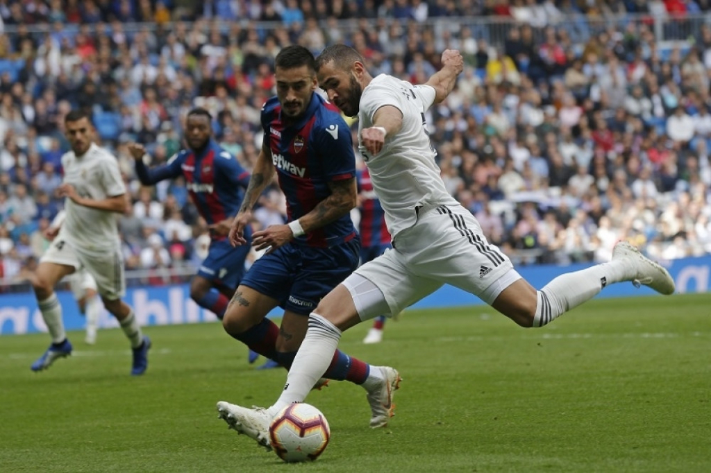 Benzema, Real Madrid - Levante