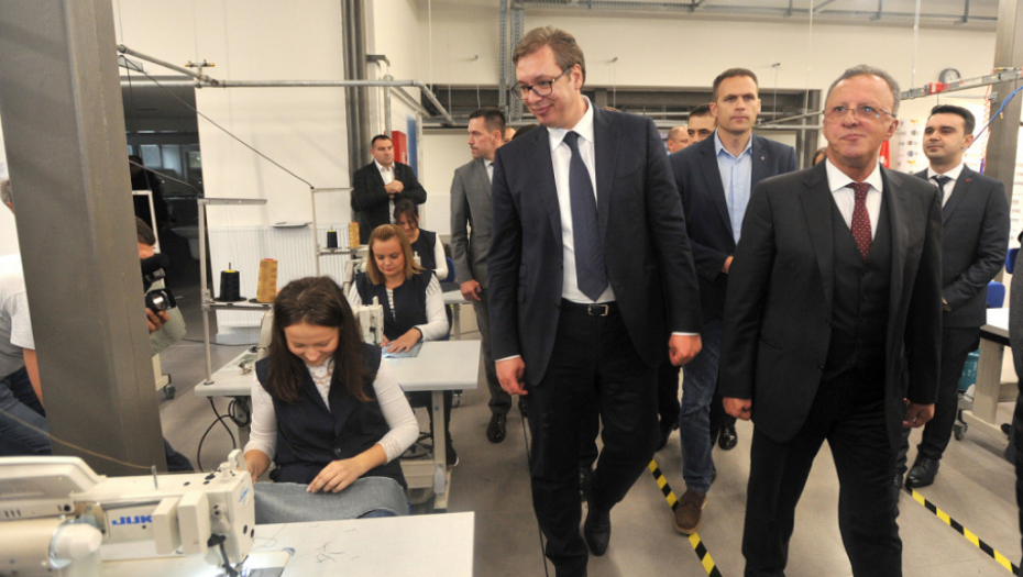 Vučić u fabrici u Kraljevu