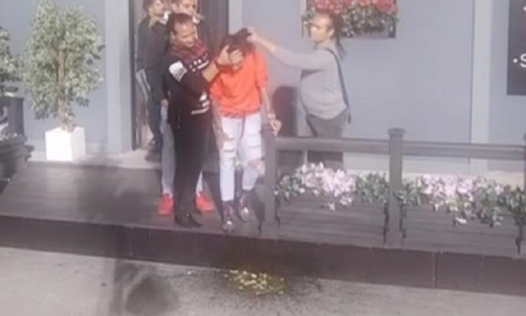 Jelena Krunić povraća