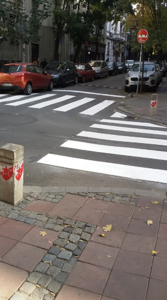 Putari popravljaju zebre, centar grada Beograd