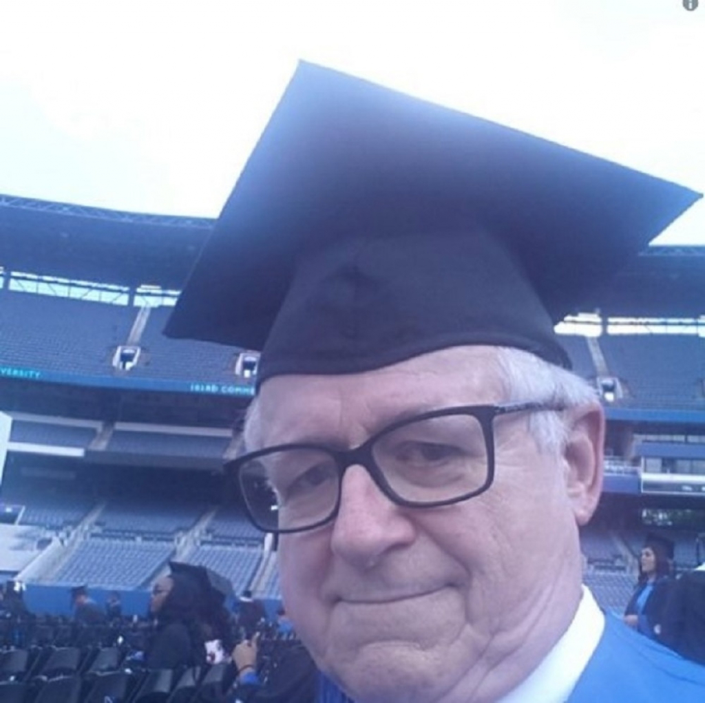 Lari diplomirao posle pola veka studiranja