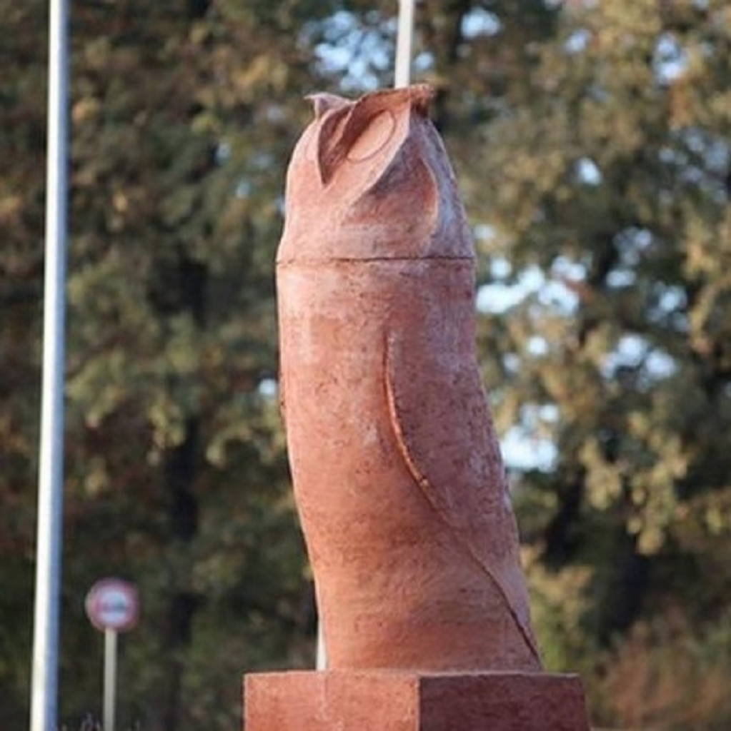 Statua sove u Kikindi