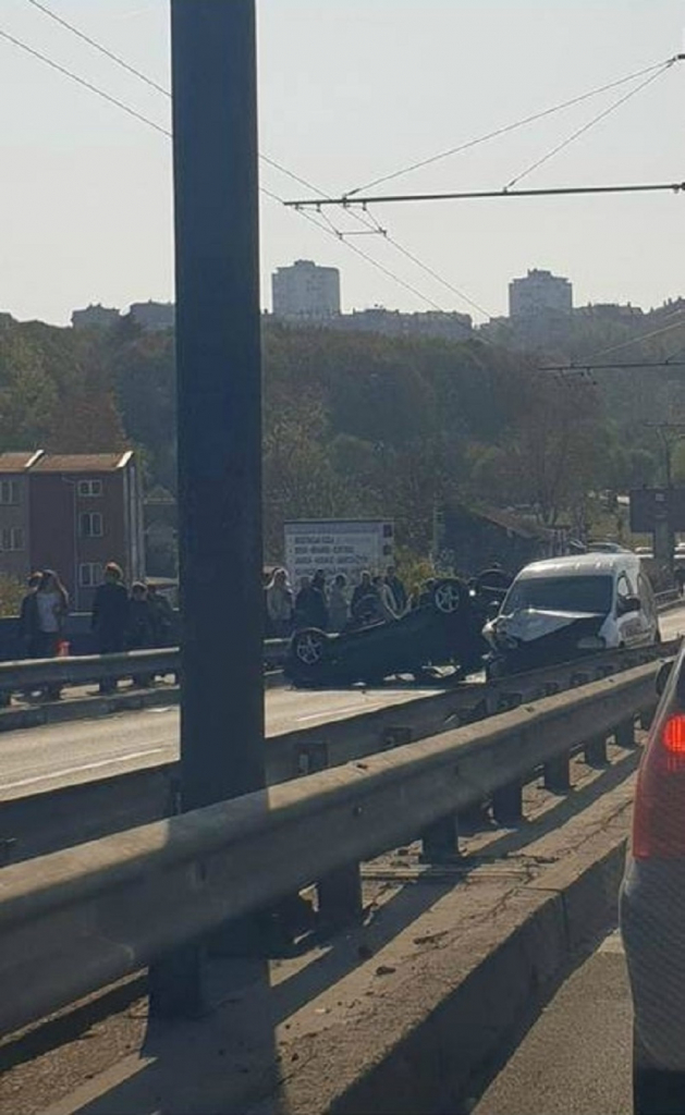 Saobraćajna nesreća na Plavom mostu