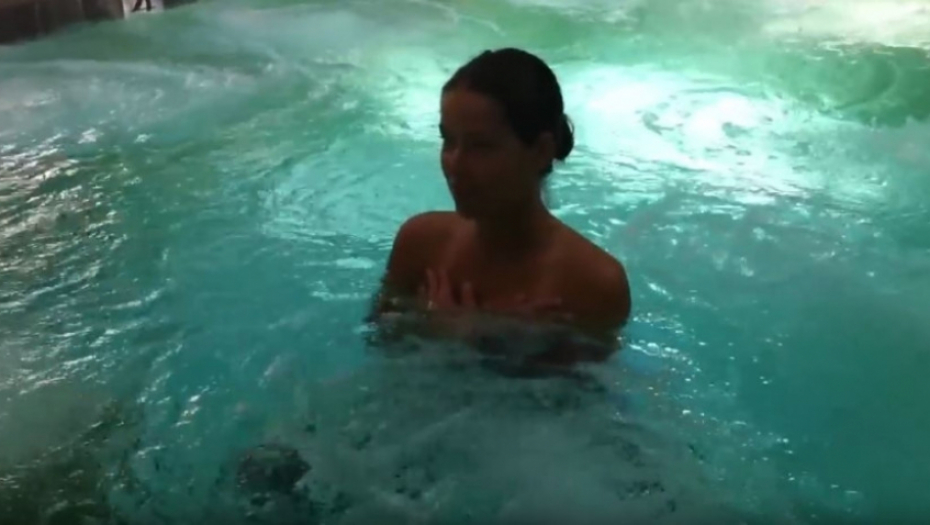 Ana Ivanović u bazenu