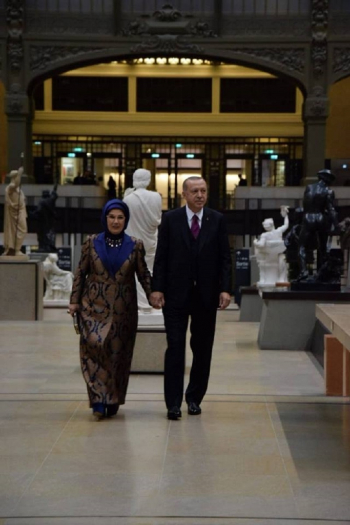 Erdogan sa suprugom
