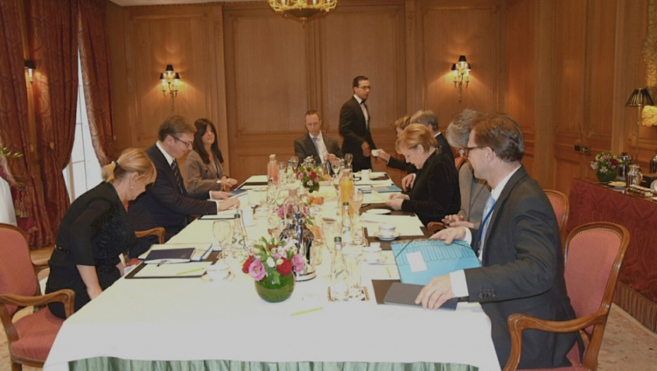 Aleksandar Vučić, Angela Merkel