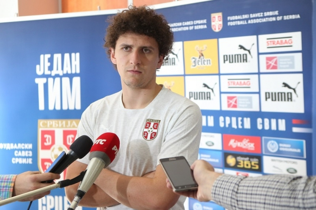 Miloš Veljković u sportskom centru FSS