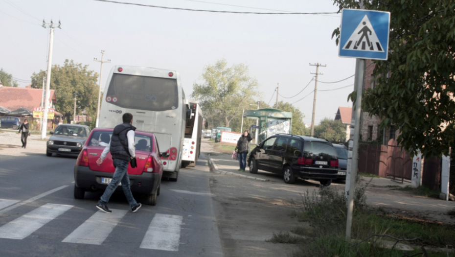 Pešački prelaz, raskrsnica, ulica