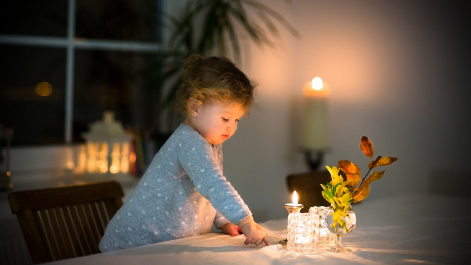 Dete, sveća, ukras