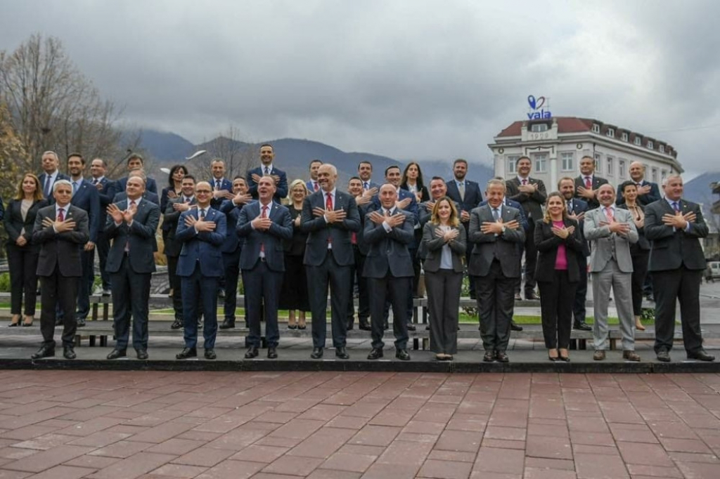 Edi Rama, Ramuš Haradinaj, Albanci