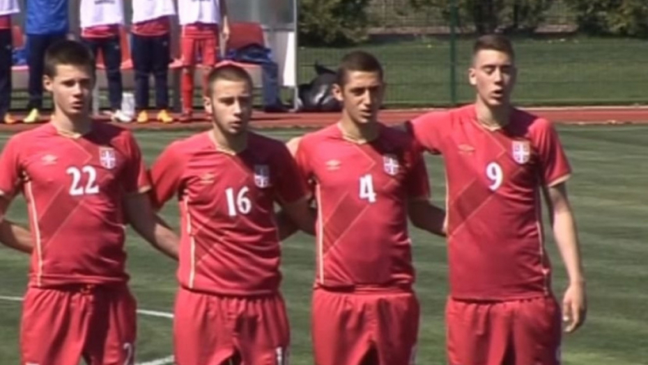 Arton Zekaj u dresu Srbije sa brojem 4