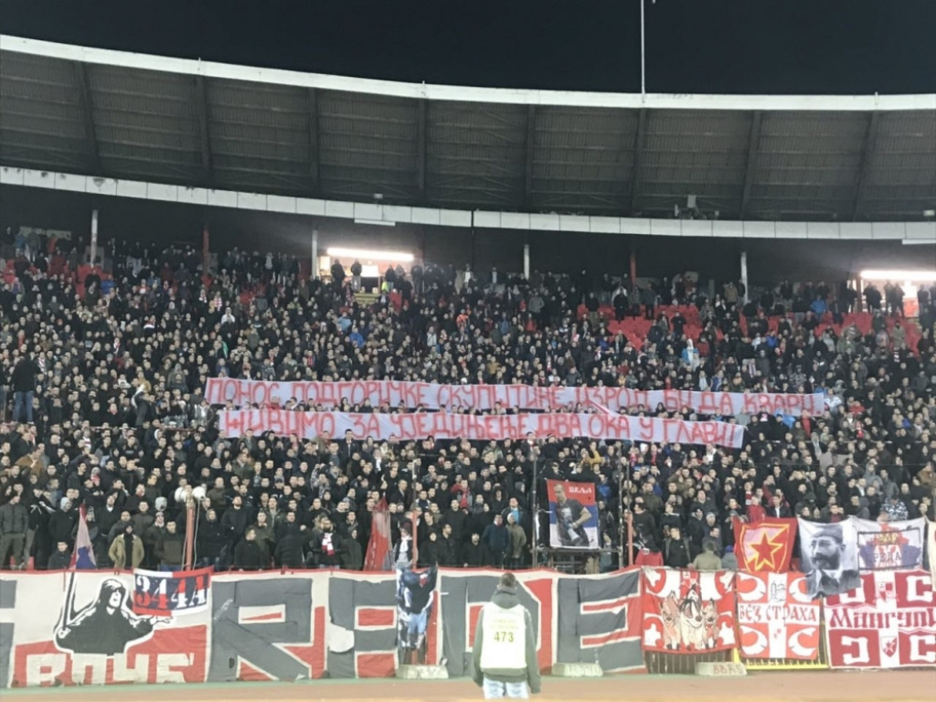 Koreografija navijača na utakmici Crvena zvezda - Voždovac