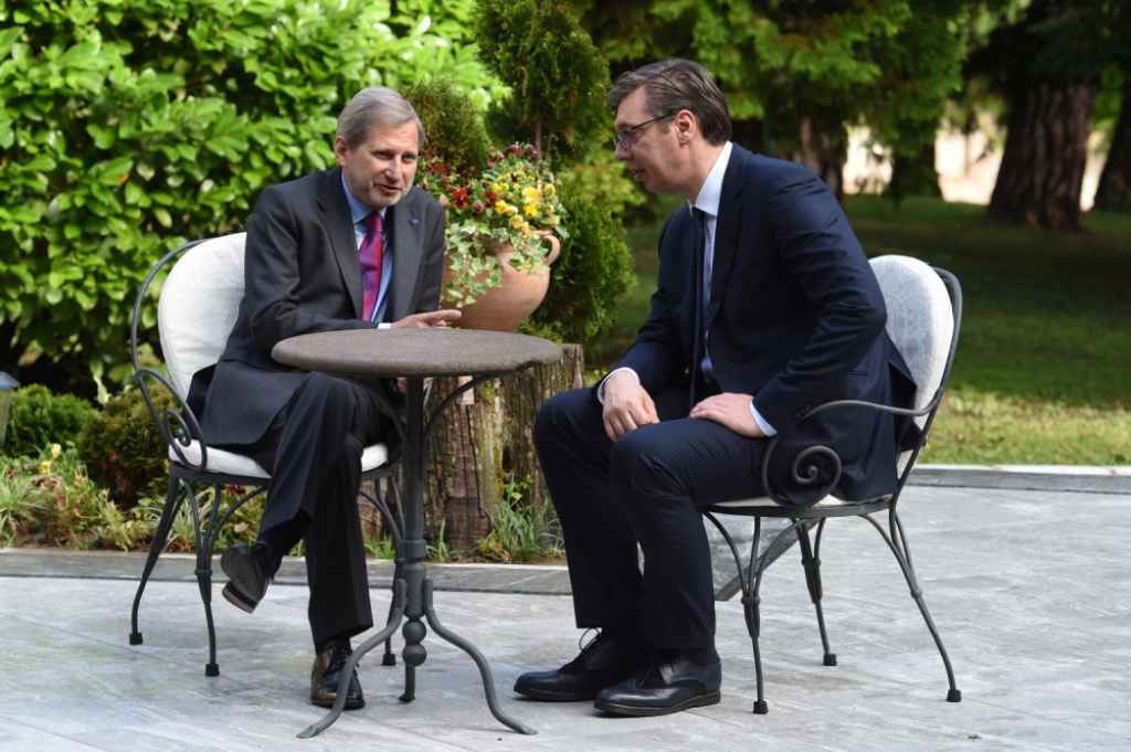 Aleksandar Vučić, Johanes Han