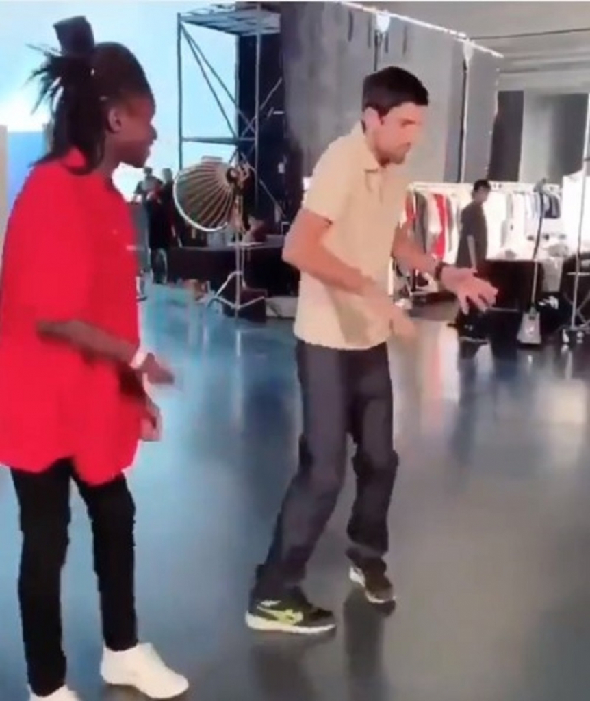 Novak imitira Majkla Džeksona