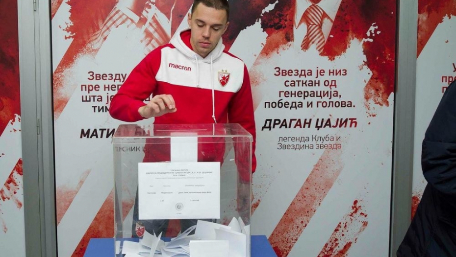 Glasanje na izborima u Crvenoj zvezdi