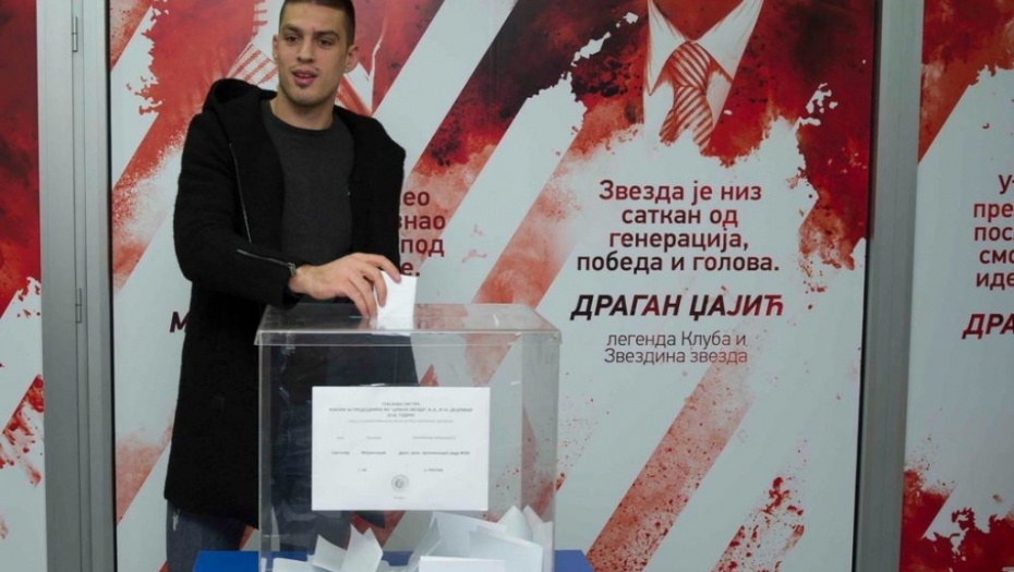 Glasanje na izborima u Crvenoj zvezdi