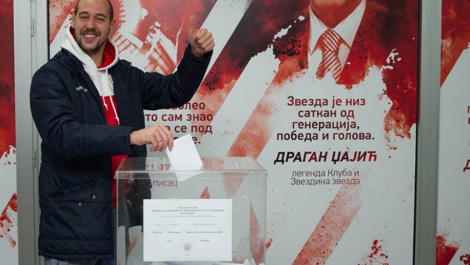 Glasanje na izborima u Crvenoj zvezdi