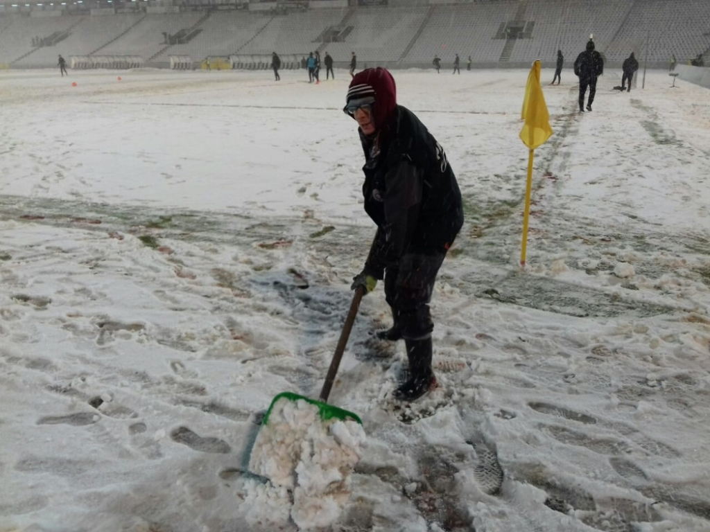 Stadion Partizana pod snegom