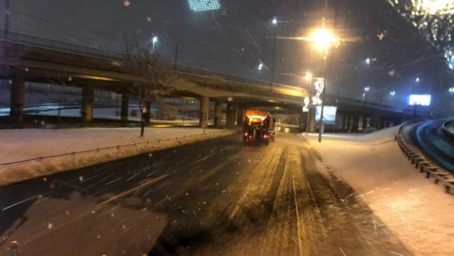 Čišćenje grada, sneg